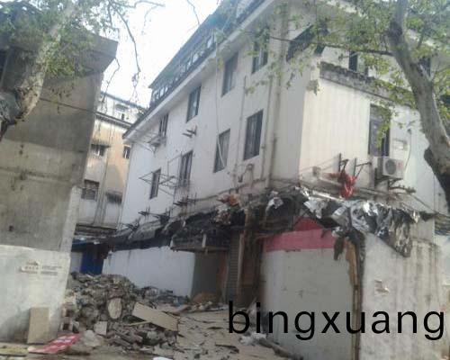 拆遷(qian)工(gong)程(cheng)